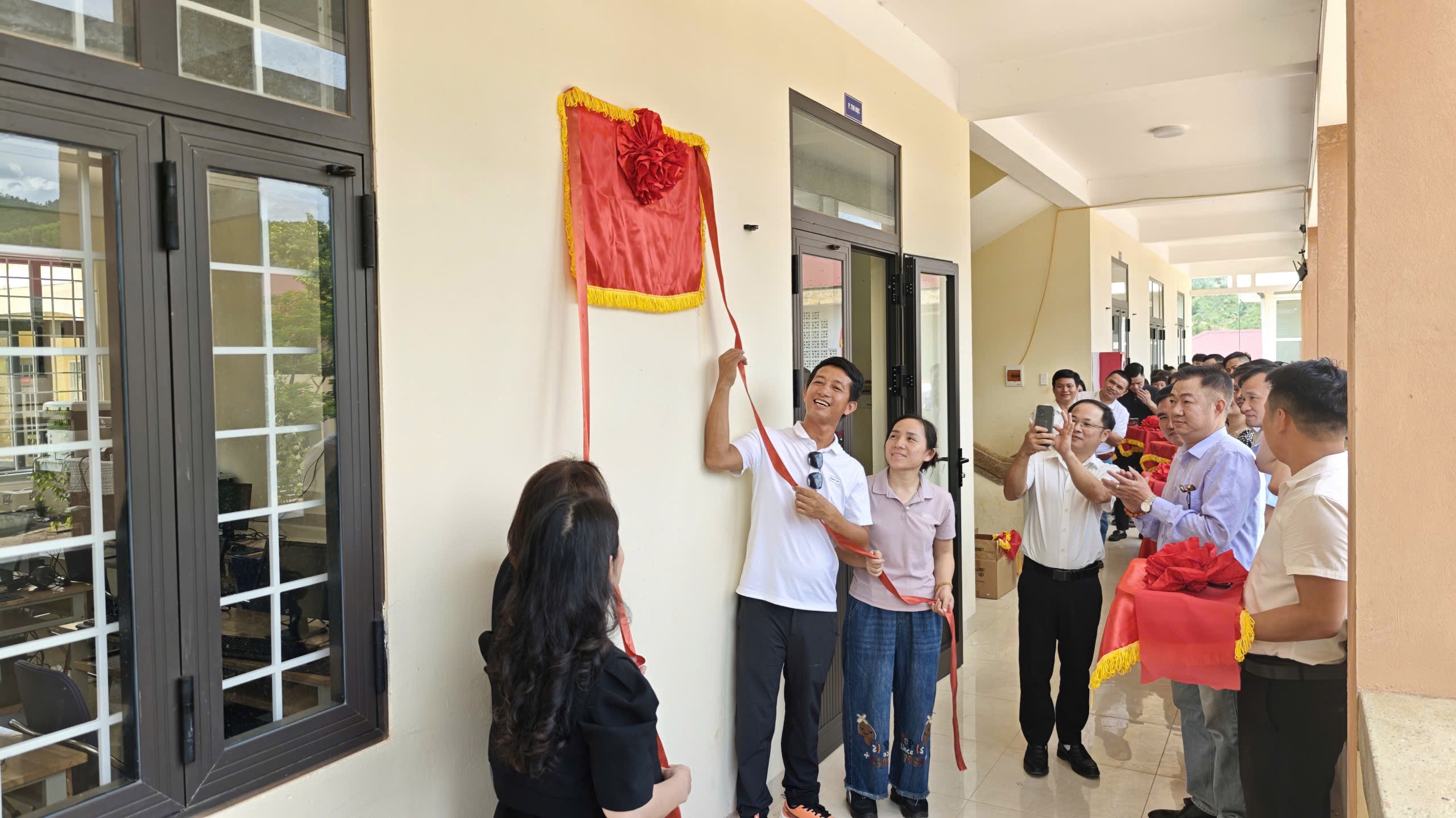 Phòng thiết bị công nghệ được đưa vào sử dụng, mở thêm cơ hội học tập số cho học sinh Pa Nang. 